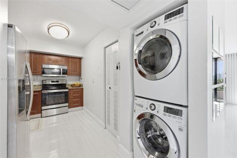 Condominio en venta en Aventura, Florida, 2 dormitorios, 105.35 m2 № 2030072 - foto 14