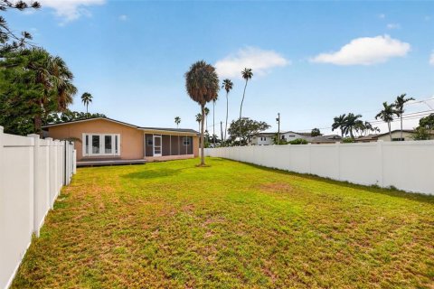 Villa ou maison à vendre à Saint Petersburg, Floride: 3 chambres, 144.18 m2 № 2400443 - photo 28