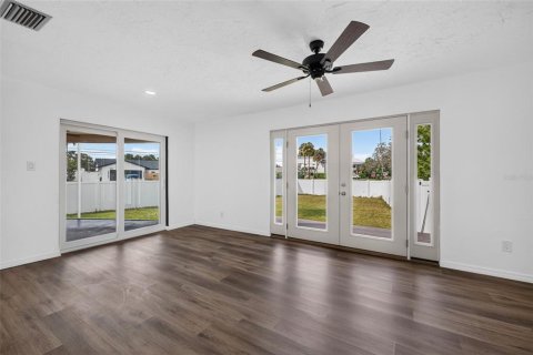 Villa ou maison à vendre à Saint Petersburg, Floride: 3 chambres, 144.18 m2 № 2400443 - photo 12