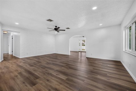 Villa ou maison à vendre à Saint Petersburg, Floride: 3 chambres, 144.18 m2 № 2400443 - photo 4