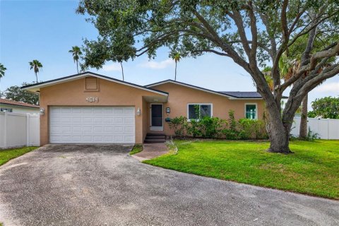Villa ou maison à Saint Petersburg, Floride 3 chambres, 144.18 m2 № 2400443
