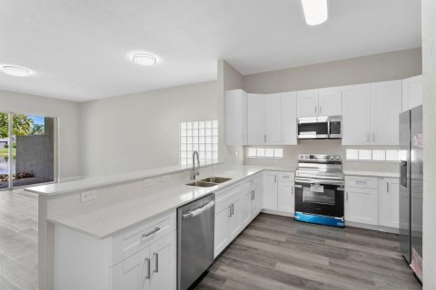 Casa en venta en Royal Palm Beach, Florida, 3 dormitorios, 149.85 m2 № 2316384 - foto 17