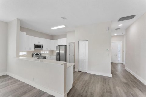 Casa en venta en Royal Palm Beach, Florida, 3 dormitorios, 149.85 m2 № 2316384 - foto 15