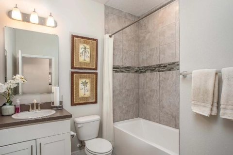 House in Lady Lake, Florida 3 bedrooms, 189.89 sq.m. № 1857796 - photo 19