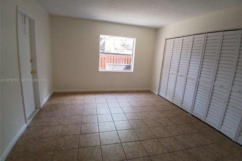 Снять в аренду кондоминиум в Майами, Флорида 2 спальни, 91.6м2, № 2046214 - фото 7