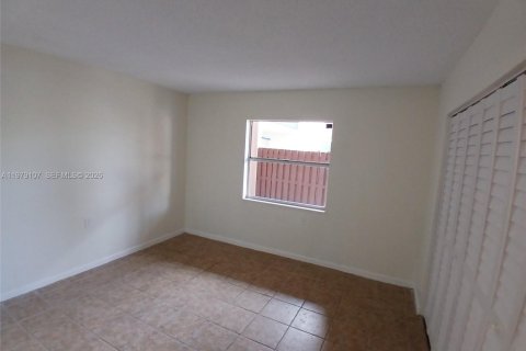 Снять в аренду кондоминиум в Майами, Флорида 2 спальни, 91.6м2, № 2046214 - фото 10