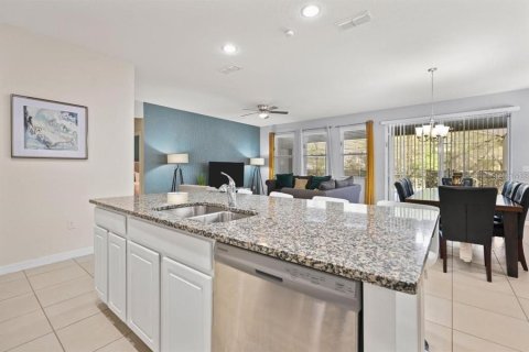 Casa en alquiler en Davenport, Florida, 7 dormitorios, 337.42 m2 № 1907879 - foto 2