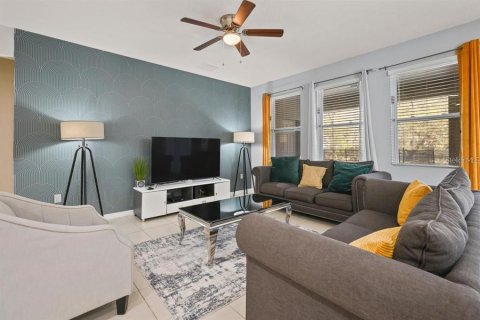 Casa en alquiler en Davenport, Florida, 7 dormitorios, 337.42 m2 № 1907879 - foto 4