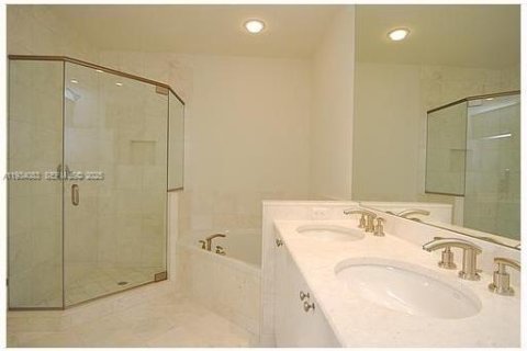 Купить кондоминиум в Майами, Флорида 2 спальни, 139.82м2, № 2035424 - фото 11