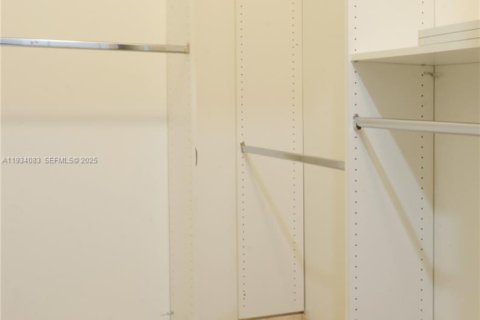 Купить кондоминиум в Майами, Флорида 2 спальни, 139.82м2, № 2035424 - фото 22