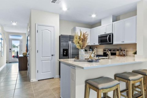 Townhouse in Wesley Chapel, Florida 3 bedrooms, 135.92 sq.m. № 1869689 - photo 7