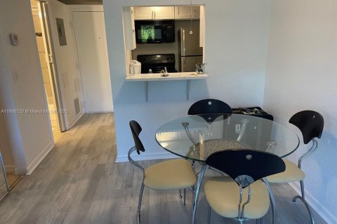 Copropriété à louer à Palm Beach, Floride: 43.2 m2 № 2169736 - photo 14