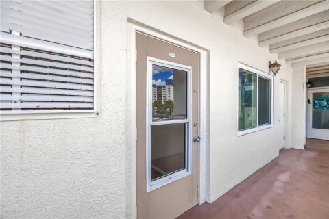 Copropriété à vendre à Saint Pete Beach, Floride: 1 chambre, 78.13 m2 № 2347379 - photo 23