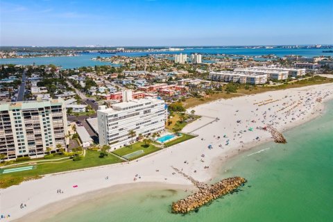Copropriété à vendre à Saint Pete Beach, Floride: 1 chambre, 78.13 m2 № 2347379 - photo 30