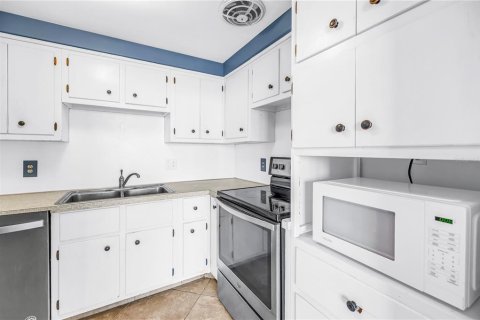 Copropriété à vendre à Saint Pete Beach, Floride: 1 chambre, 78.13 m2 № 2347379 - photo 11