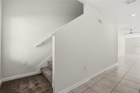 House in Davenport, Florida 6 bedrooms, 239.22 sq.m. № 2151565 - photo 14