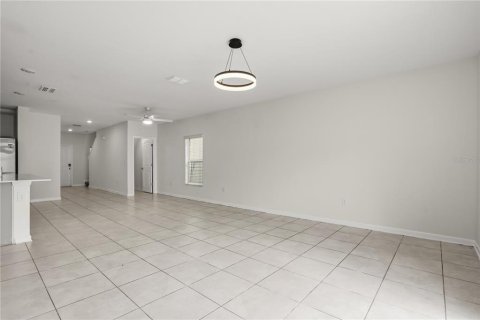 House in Davenport, Florida 6 bedrooms, 239.22 sq.m. № 2151565 - photo 7