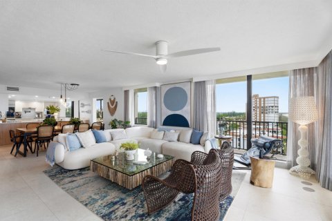 Condo in Hutchinson Island South, Florida, 3 bedrooms № 2192193 - photo 25