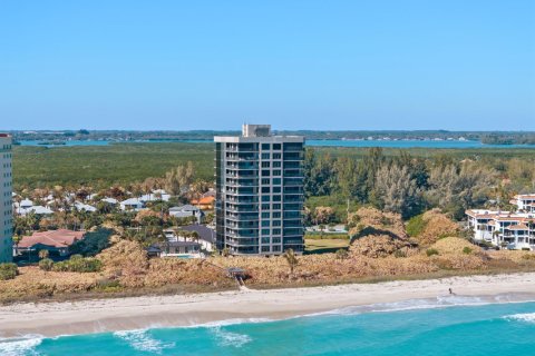 Condo in Hutchinson Island South, Florida, 3 bedrooms № 2192193 - photo 23