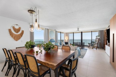 Condo in Hutchinson Island South, Florida, 3 bedrooms № 2192193 - photo 10