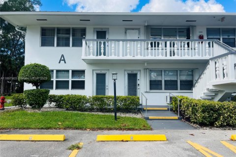 Снять в аренду кондоминиум в Уэст-Палм-Бич, Флорида 1 спальня, 54.35м2, № 1949815 - фото 1