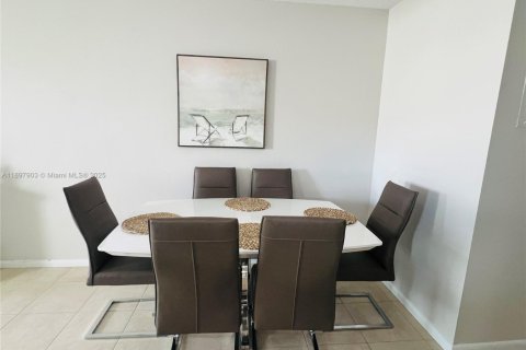 Снять в аренду кондоминиум в Уэст-Палм-Бич, Флорида 1 спальня, 54.35м2, № 1949815 - фото 3