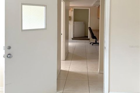 Immobilier commercial à louer à St. Lucie, Floride № 2135539 - photo 9