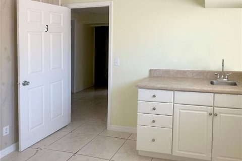 Immobilier commercial à louer à St. Lucie, Floride № 2135539 - photo 11