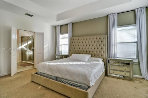 Купить виллу или дом в Киссимми, Флорида 5 спален, 284.93м2, № 1990549 - фото 8