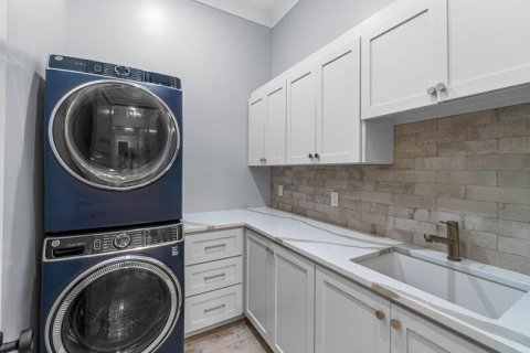 Villa ou maison à louer à Delray Beach, Floride: 5 chambres, 353.03 m2 № 1179394 - photo 1