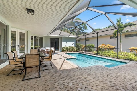 House in Vero Beach, Florida 3 bedrooms, 184.78 sq.m. № 2301327 - photo 2