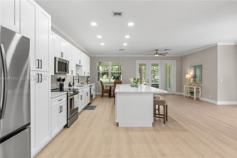 House in Vero Beach, Florida 3 bedrooms, 184.78 sq.m. № 2301327 - photo 19