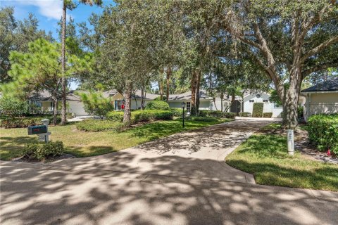 House in Vero Beach, Florida 3 bedrooms, 184.78 sq.m. № 2301327 - photo 6