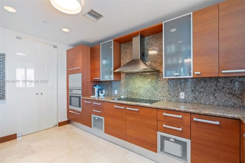 Condo in Miami Beach, Florida, 3 bedrooms № 2076549 - photo 15