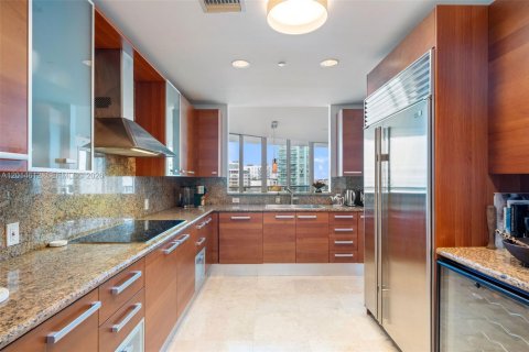 Condo in Miami Beach, Florida, 3 bedrooms № 2076549 - photo 13