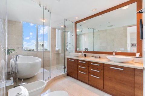 Condo in Miami Beach, Florida, 3 bedrooms № 2076549 - photo 21