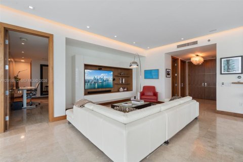Condo in Miami Beach, Florida, 3 bedrooms № 2076549 - photo 3