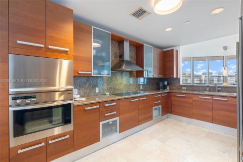 Condo in Miami Beach, Florida, 3 bedrooms № 2076549 - photo 12