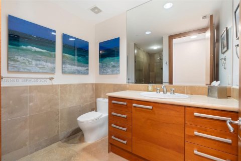 Condo in Miami Beach, Florida, 3 bedrooms № 2076549 - photo 24