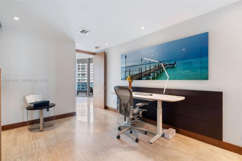 Condo in Miami Beach, Florida, 3 bedrooms № 2076549 - photo 22