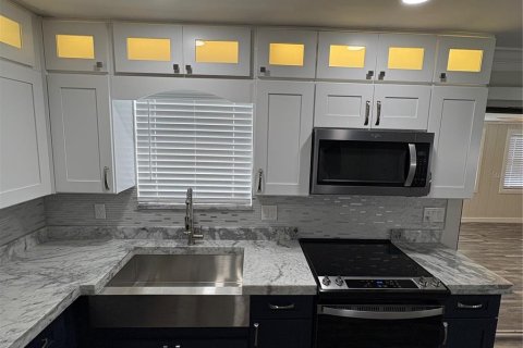 Casa en venta en Astor, Florida, 3 dormitorios, 111.02 m2 № 1907134 - foto 14