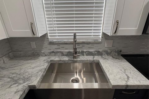 Casa en venta en Astor, Florida, 3 dormitorios, 111.02 m2 № 1907134 - foto 15