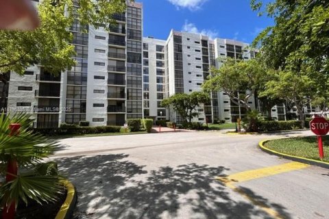 Condominio en venta en Sunny Isles Beach, Florida, 2 dormitorios, 83.05 m2 № 1954283 - foto 7