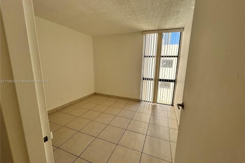 Condominio en venta en Sunny Isles Beach, Florida, 2 dormitorios, 83.05 m2 № 1954283 - foto 25