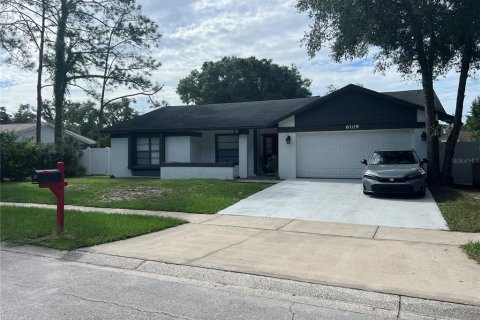 Villa ou maison à Temple Terrace, Floride 4 chambres, 186.18 m2 № 2364619