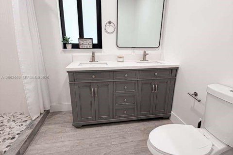 House in Miami, Florida 4 bedrooms № 2066188 - photo 24