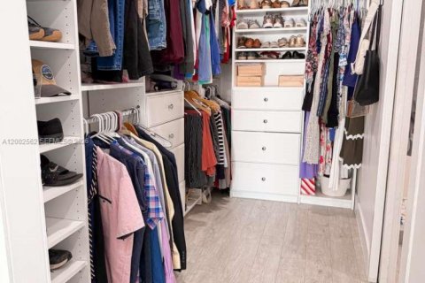 House in Miami, Florida 4 bedrooms № 2066188 - photo 20