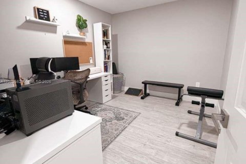 House in Miami, Florida 4 bedrooms № 2066188 - photo 23