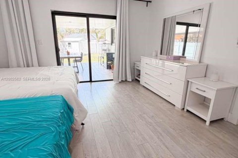 House in Miami, Florida 4 bedrooms № 2066188 - photo 19