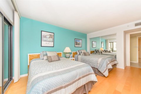 Condo in Clearwater, Florida, 2 bedrooms  № 933807 - photo 22